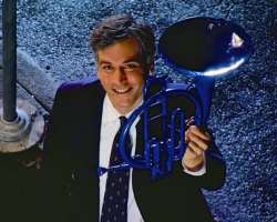 If you have watched How I met your Mother, you must remember the blue French horn Ted (Josh Radnor) stole from the restaurant to express his feelings 